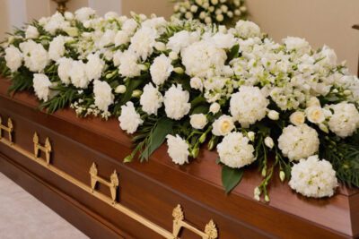 omaggi floreali per ricordare la mamma